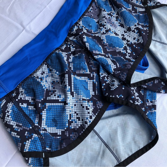 lululemon athletica Pants - Pre-Owned Lululemon speed-up shorts!  EUC, size dot 6, 2.5” inseam.